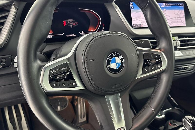 BMW Řada 2 220d xDrive - fotka 20 z 22