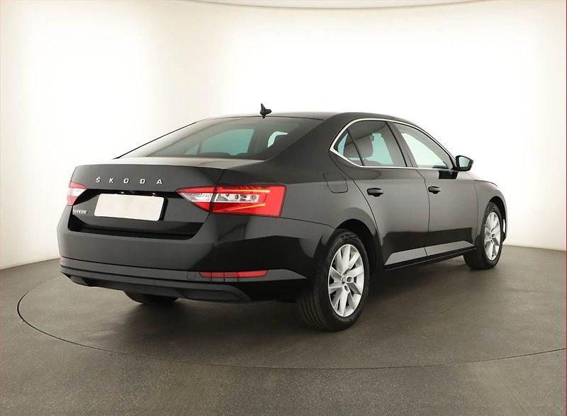 Škoda Superb (2024) Style 1.5 TSI - fotka 5 z 16