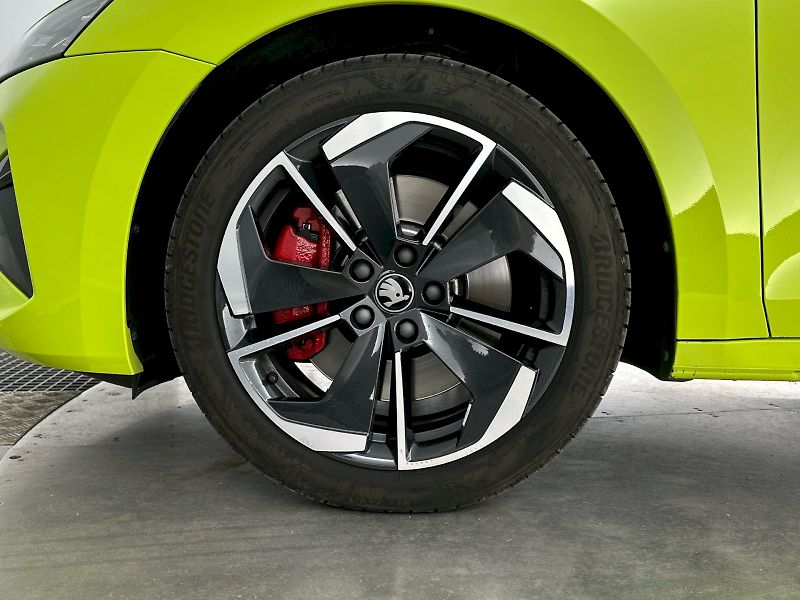 Škoda Octavia (2025) DSG 2.0TSI 195kW RS - fotka 35 z 35