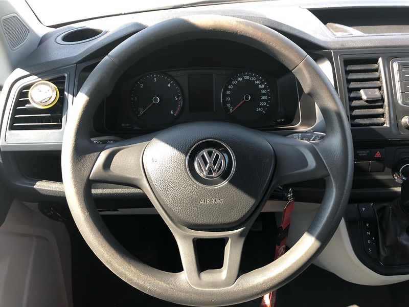 Volkswagen Transporter 2,0 TDI DSG 8 míst - fotka 17 z 26