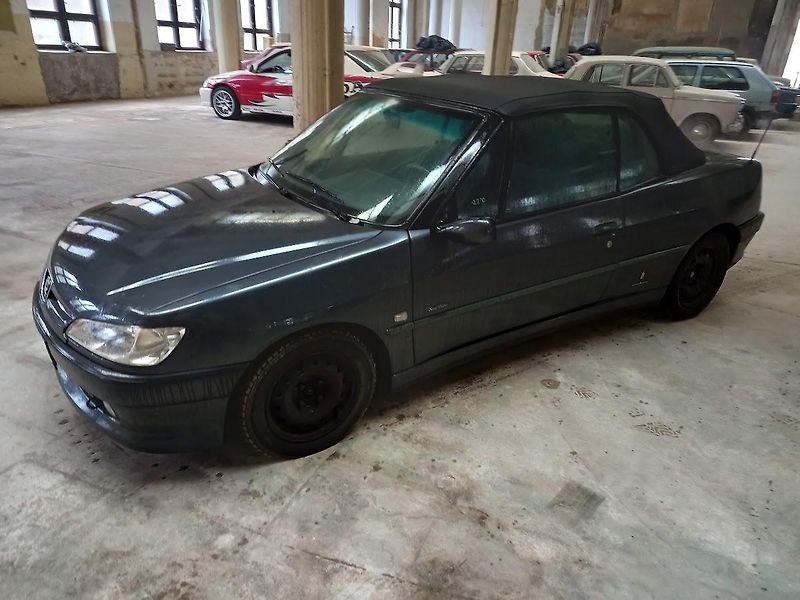Peugeot 306 (2000) cabrio - fotka 1 z 16