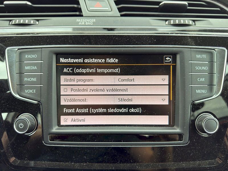 Volkswagen Touran (2015) HL 2,0 TDI BMT SCR 6G - fotka 25 z 27