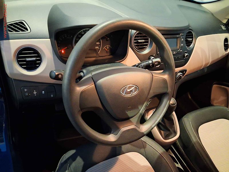 Hyundai i10 (2016) 1.0i, ČR, AC - fotka 12 z 14