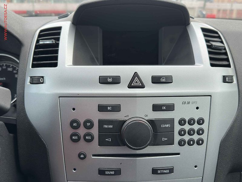 Opel Zafira (2009) 1.6i, AC, tažné - fotka 14 z 18
