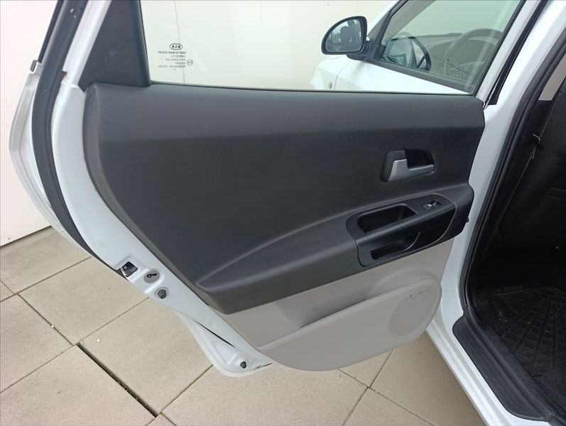 Kia Ceed 1,6 CVVT Aut. klimatizace ČR - fotka 18 z 28