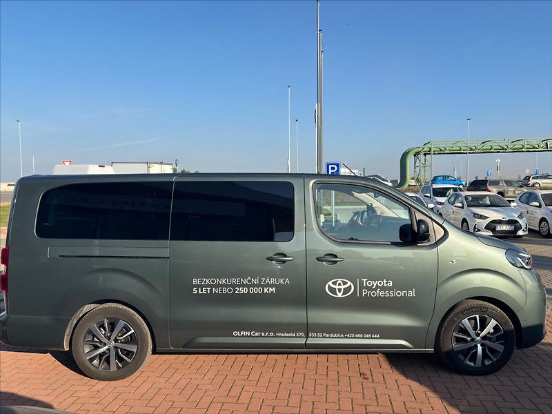 Toyota ProAce 2,2   VIP 7S SKYVIEW - fotka 3 z 8