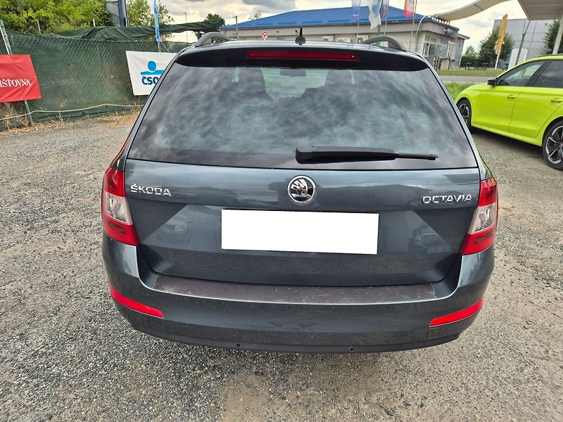 Škoda Octavia 1,6 TDI DSG 81kW, serviska - fotka 6 z 21