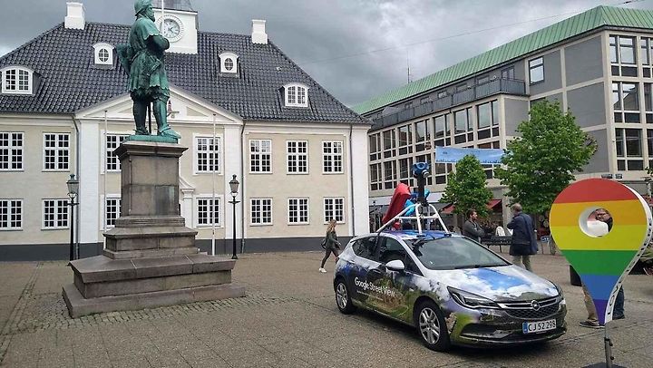 V Evropě se pro pořizování záznamů Street View map použivají vozy Opel Astra. Pracovní agentura pro tuto práci láká i Čechy.