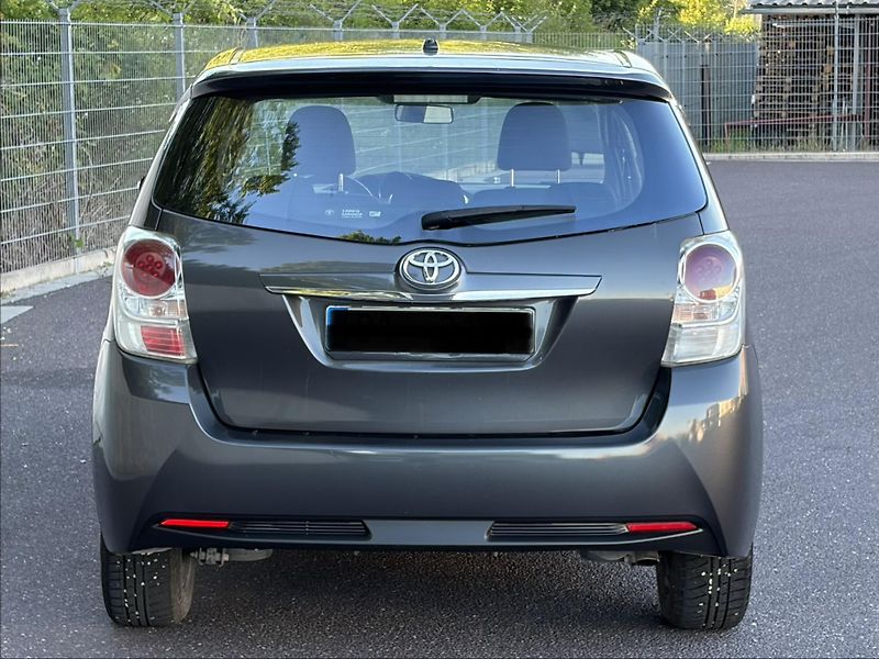 Toyota Verso (2014) 7MÍST/1.6d 82kW/SERVIS TOYOTA - fotka 4 z 21