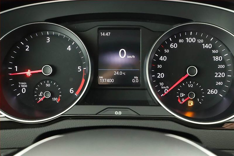 Volkswagen Passat (2017) R-Line 2.0 TDI, Kůže - fotka 8 z 20
