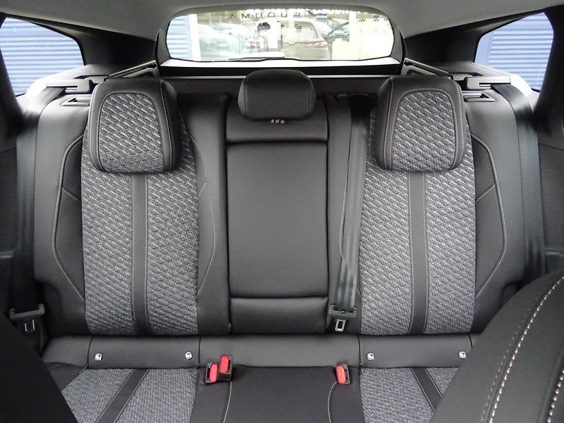 Peugeot 308 (2026) SW ALLURE BHDi 130k S&S EAT8 - fotka 38 z 47
