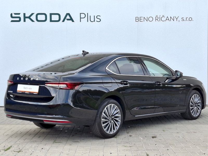 Škoda Superb (2025) L&K DSG 2,0TSi 150kW - fotka 2 z 35