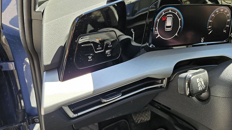 Volkswagen Golf Variant (2025) 1.5 eTSI 85kW Life DSG7 - fotka 16 z 34