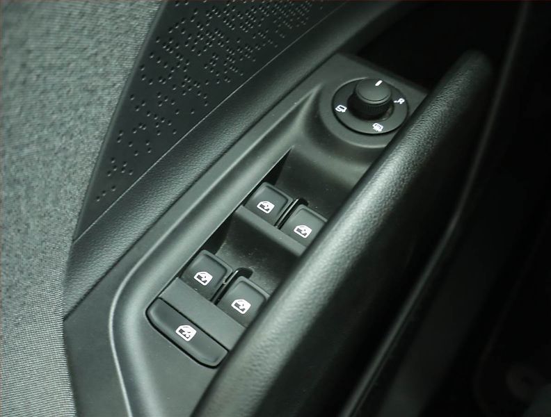Škoda Enyaq (2023) iV 60 (62 kWh), SoH 93% - fotka 16 z 18