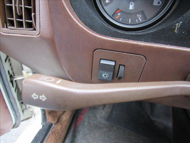 Porsche 924 2,0 Coupe Targa Automat - fotka 22 z 29