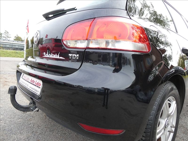 Volkswagen Golf 1,6 TDi 77kW serviska, závěs - fotka 10 z 43