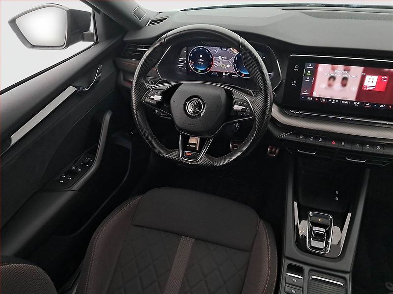 Škoda Octavia (2024) RS 2.0 TSI - fotka 7 z 23