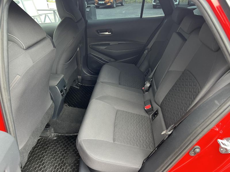 Toyota Corolla (2022) 1.8HYBRID Comfort KAMERA - fotka 9 z 21