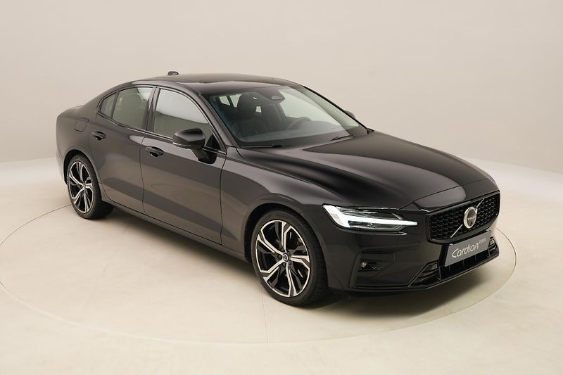 Volvo S60 B5 AWD DARK ULTIMATE AUT CZ - fotka 16 z 50