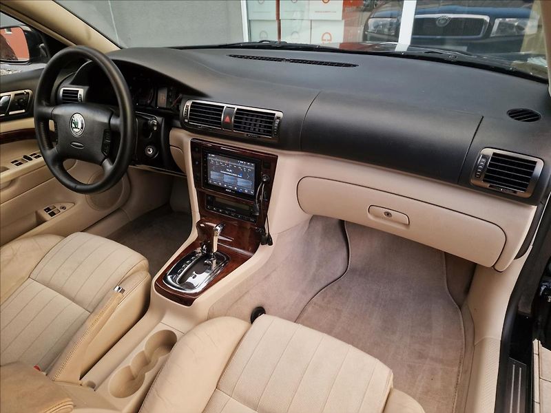 Škoda Superb 2.5 TDI  V6 120kW Elegance,ČR - fotka 13 z 46