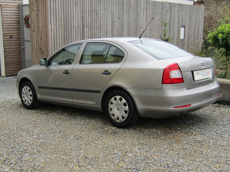Škoda Octavia (2009) 1.6 MPI 75kW 1.MAJITEL - fotka 5 z 35