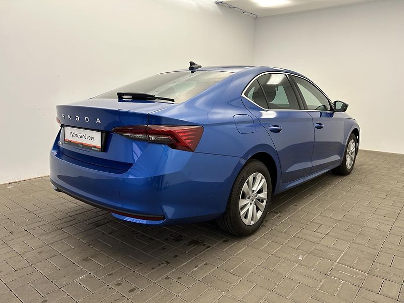 Škoda Octavia 1.5 TSI Top selection - fotka 2 z 24