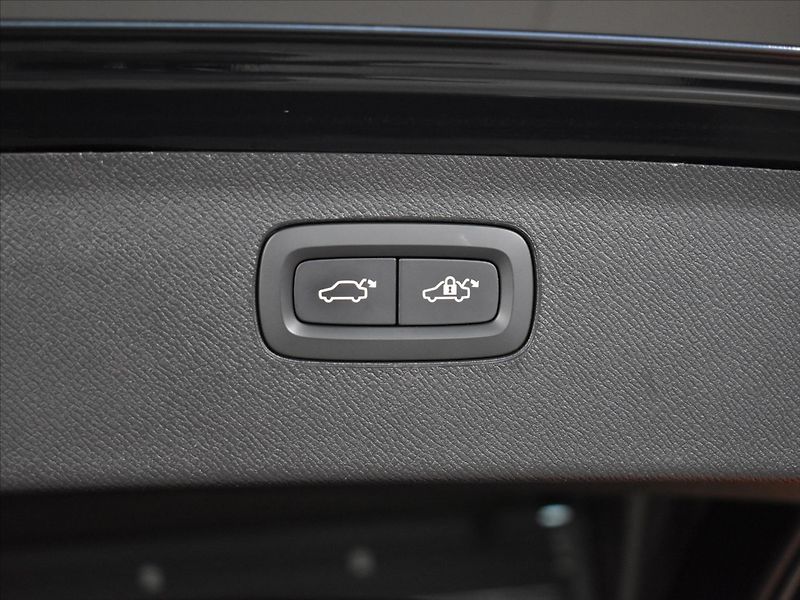 Volvo XC90 2,0 B5 AWD PLUS Pano,BLIS, - fotka 11 z 24