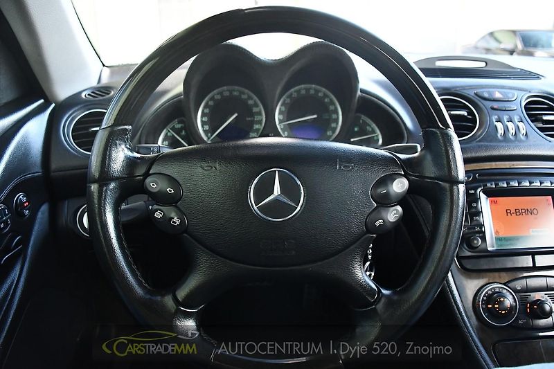 Mercedes-Benz SL 500 - fotka 21 z 38