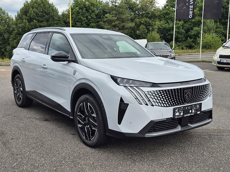 Peugeot 5008 (2025) GT Hybrid 136 e-DCS6  - fotka 6 z 23
