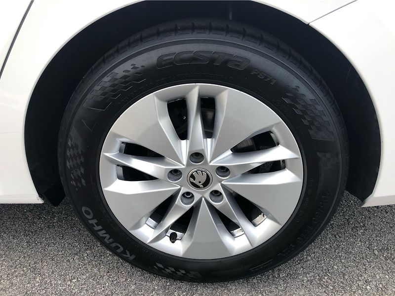 Škoda Octavia 2.0 TDI Ambition - fotka 14 z 28