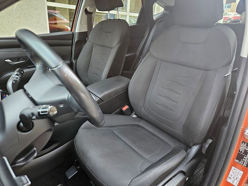 Hyundai Tucson 1.6T-GDi DCT, Smart, serv.kn. - fotka 12 z 33