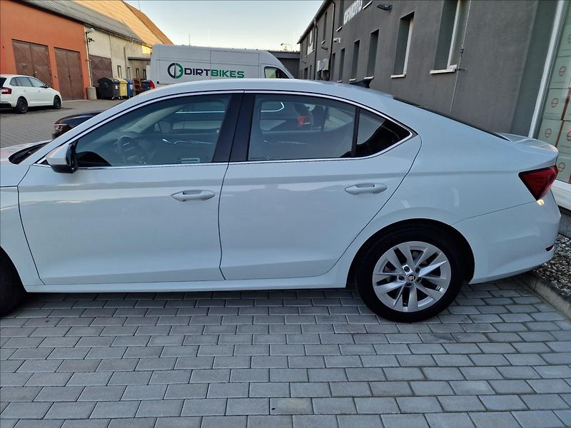 Škoda Octavia 2.0TDI Style, původ ČR,1.Maj. - fotka 44 z 50