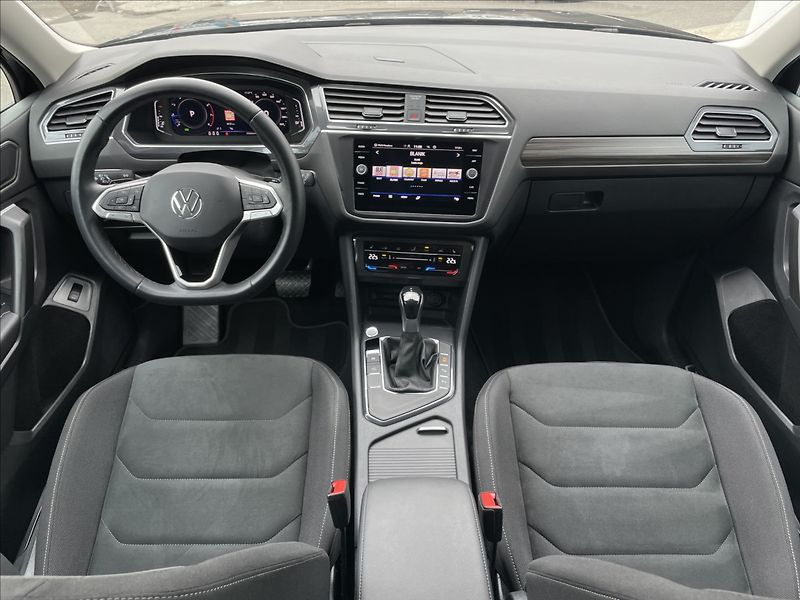 Volkswagen Tiguan 1,5 TSI DSG Elegance NAVI+LED - fotka 6 z 24