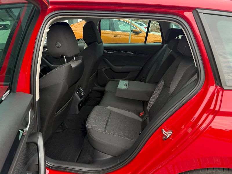 Škoda Octavia (2025) Combi 1.5 TSI 110 kW Selection - fotka 10 z 20