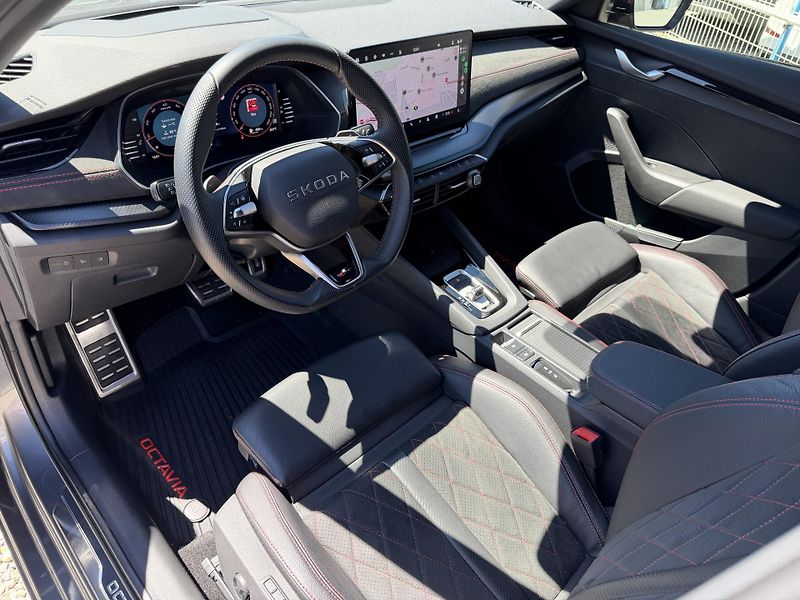 Škoda Octavia IV RS 2,0 TSi/195kW-REZERVACE - fotka 14 z 98