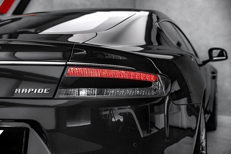 Aston Martin Rapide - fotka 10 z 25