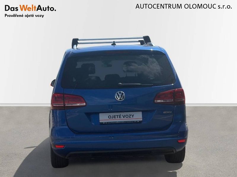 Volkswagen Sharan (2018) 2.0 TDI 7DSG 4MOTION Highline - fotka 23 z 27