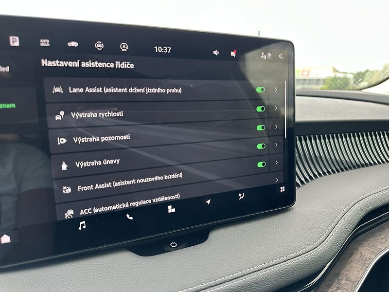 Škoda Superb Laurin a Klement - fotka 12 z 17