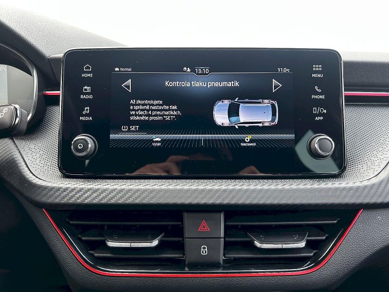 Škoda Kamiq (2025) 1.0 TSI 85kW DSG Monte Carlo - fotka 18 z 35