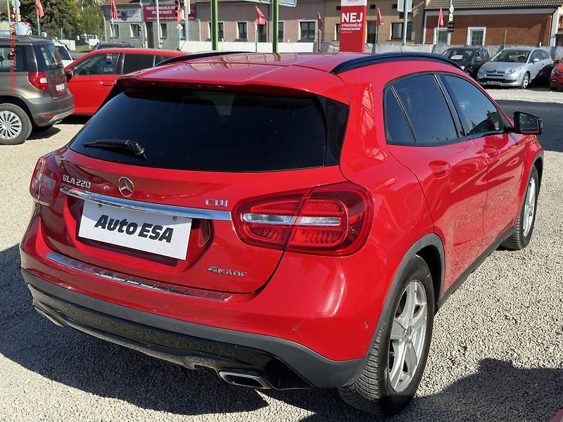 Mercedes-Benz GLA (2014) 2.2CDi 200 4Matic, ČR, AT - fotka 4 z 20