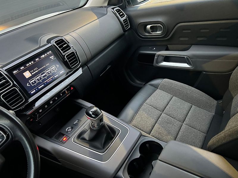 Citroën C5 Aircross (2019) 1.2 PureTech 96kW SHINE - fotka 31 z 49