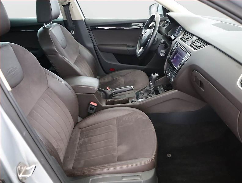 Škoda Octavia (2015) Laurin&Klement 2.0 TDI, 4X4 - fotka 7 z 17
