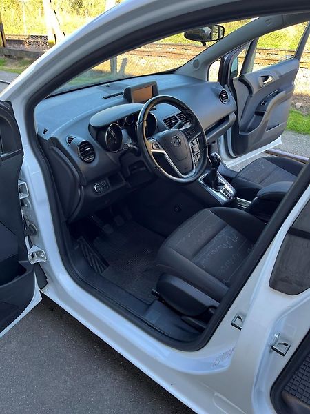 Opel Meriva (2014) - fotka 12 z 32