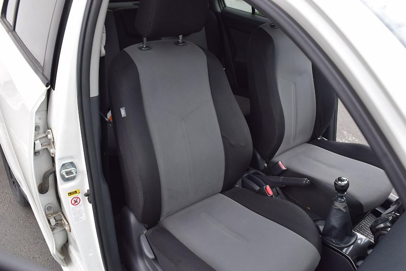 Toyota Urban Cruiser (2011) 1.4 66kw D4D AWD SOL-HIGH - fotka 34 z 40