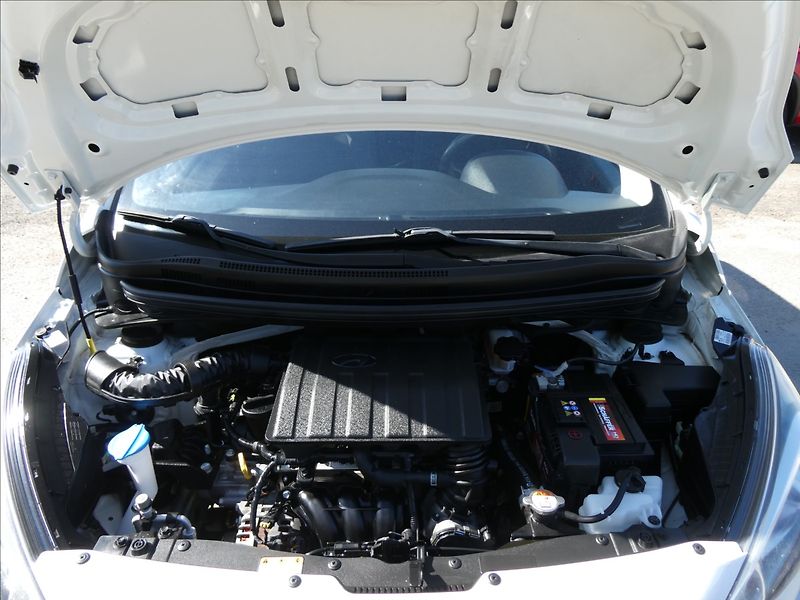 Hyundai i10 1,0 i Family, 2 x kola,klima - fotka 29 z 39
