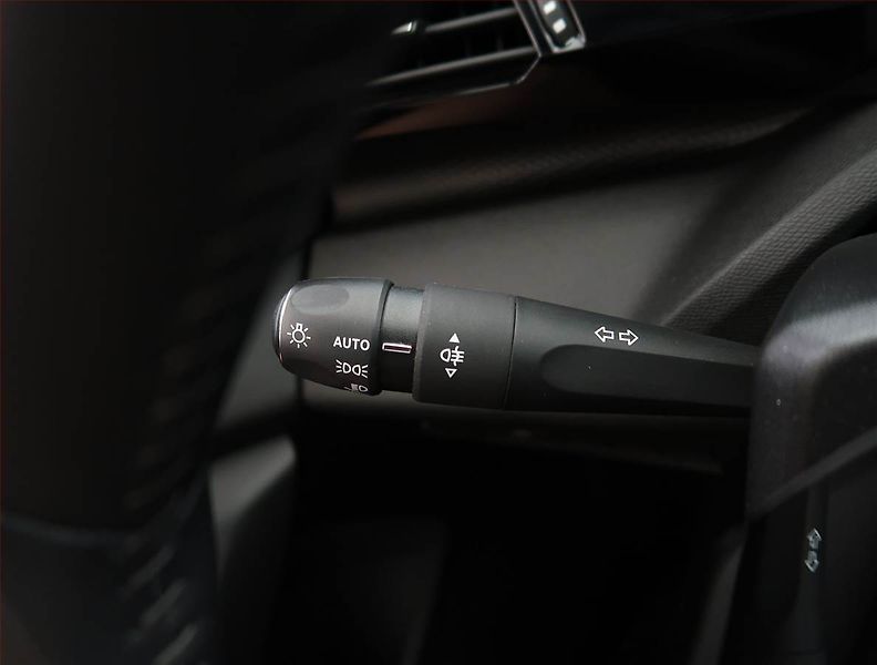 Peugeot 308 (2023) 1.2 PureTech, digi klima - fotka 25 z 26