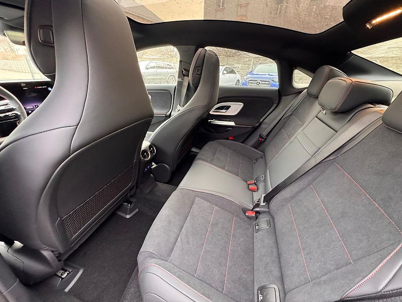 Mercedes-Benz CLA (2026) 200 4M - fotka 12 z 23