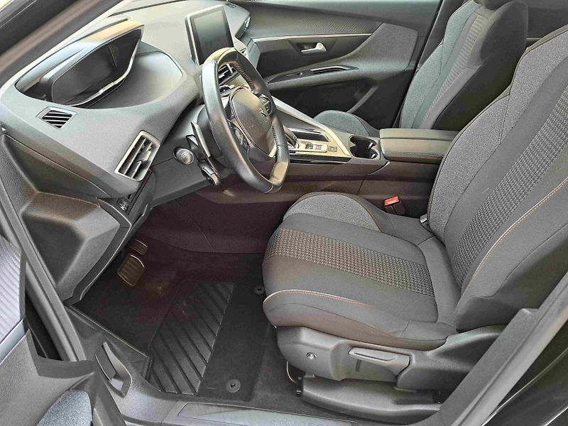 Peugeot 5008 (2020) 1,2 PT EAT8 17ALU PDC NAVI - fotka 14 z 24