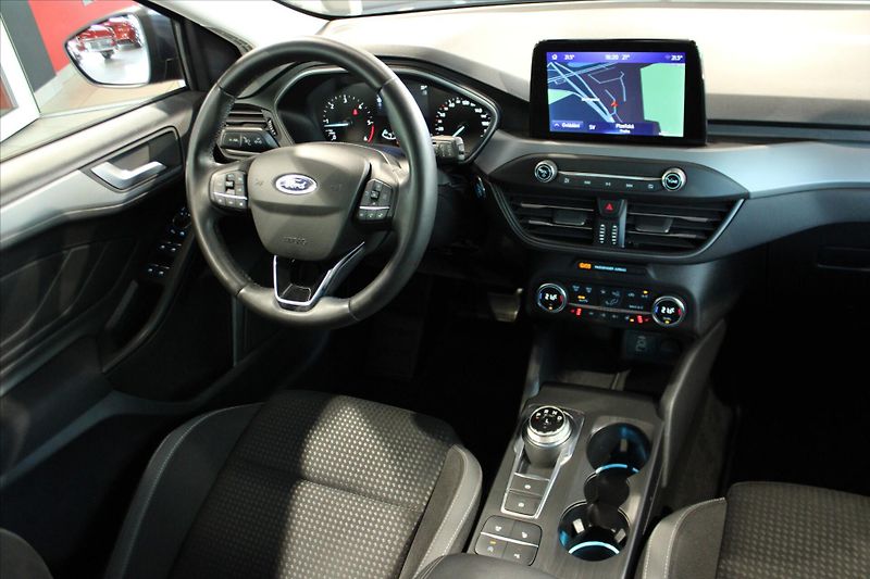 Ford Focus TDCi EcoBlue 88kW 8AT LED/DPH - fotka 13 z 27
