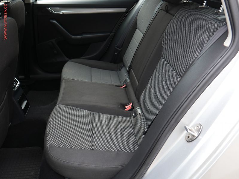 Škoda Octavia (2015) 1.6 TDi, ČR, Ambition - fotka 10 z 14